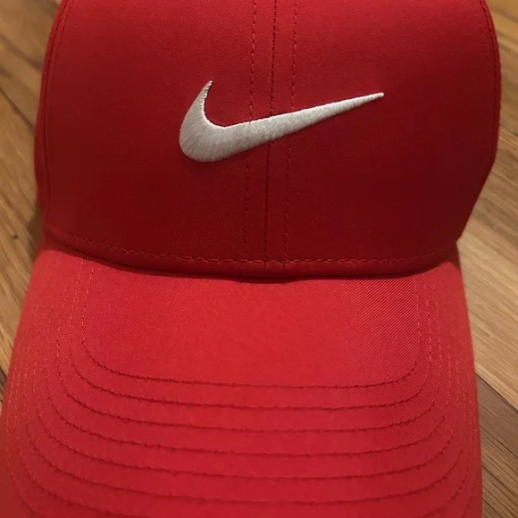 Nike Red Golf Baseball Cap - Picture 2 of 5
